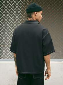 AXEPEAK 男士休闲简约撞色缝线短袖衬衫，街头潮流必备单品 - 黑色 - 查看 2