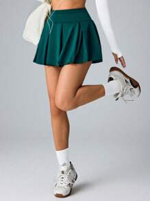 CourtClass 休闲运动裙和短裤，日常穿着的简约时尚网球裙