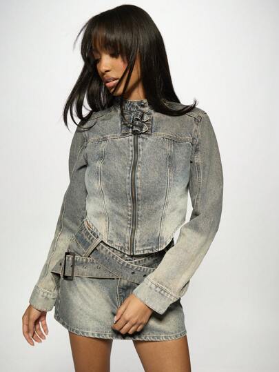 MISSGUIDED Vintage Style Biker Denim Jacket With Double Buckle Stand Collar Retro Motorcycle Fashion Cropped Zip-Up Design Fall Winter Streetwear Outerwear