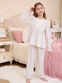 SHEIN Tween Girl Sweet Simple Ditsy Floral Round Neck Long Sleeve Loose Fit Princess Style 2pcs Pajama Set, Ramadan Family Holiday Casual Long Sleeve Ditsy Floral Pajama Sets, Sibling Matching Outfits (Sold Separately: 2 Sets) Blouse For Girls Girls Blouses Teen Girls Blouses Clothes For Girls Shirts Pre Teen Girl Clothes Teen Girls Sets - Apricot - View 4