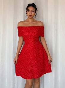 Rafferiza 性感收腰 A 字形蝴蝶结露肩连衣裙