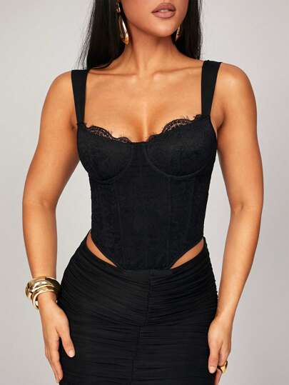 Silquee Sujetador a juego de encaje negro con parches, top corset de encaje floral con escote halter y bajo curvo, adecuado para vacaciones de primavera, vacaciones en la playa, salidas nocturnas, reuniones con amigos, fiestas en la playa, fiestas en la piscina, vacaciones, fiestas en la naturaleza, escapadas a la cabaña, blusas modestas, blusas de verano lindas, blusa de encaje