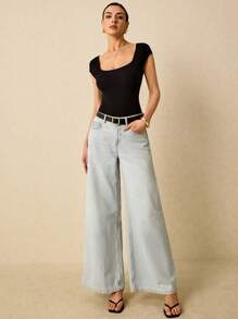 Poéselle 女式纯色罗纹针织紧身衣是一款修身紧身衣，采用罗纹弹性材料制成，采用露背设计。这是一款适合休闲外出和日常穿着的夏季服装。 - 黑色 - 查看 6