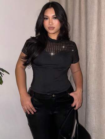 SHEIN Privé Plus Size Women Black Sparkly Diamond Printed Short Sleeve Slim Fit Regular T-Shirt, Festival Wear