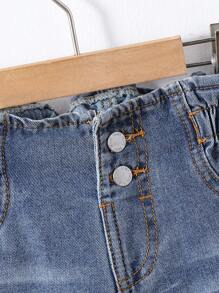 SHEIN 女婴可爱荷叶边牛仔短裤，蓝色，适合儿童春夏休闲度假穿着，也适合乡村波西米亚风，适合海滩穿着，也适合春假狂欢节。 - 淺色水洗藍 - 查看 4