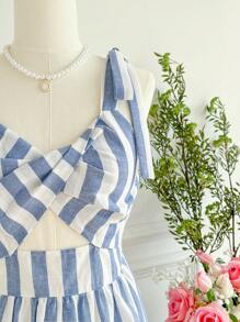 SHEIN VCAY Women Casual Minimalist Sleeveless Dress, Suitable For Daily Wear,Vacation Outfits Woman,Vacation,Cut Out Dress,Bow Dress,Elegant,Vacation Outfits Woman,Summer Outfits For Women,Cute Summer Dress - Blue and White - View 5