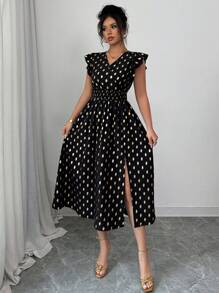 Chiquease 褶皱荷叶边下摆金属面料收腰腰部开衩后系带休闲连衣裙