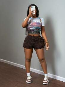 Slaydiva Áo thun ngắn tay cổ tròn in họa tiết nhiệt đới toàn khung xe hơi mùa xuân hè mới + Quần short vải xếp nếp nhiều lớp màu nâu siêu ngắn cho nữ Bộ hai mảnh - A - Nhiều màu - Xem 4