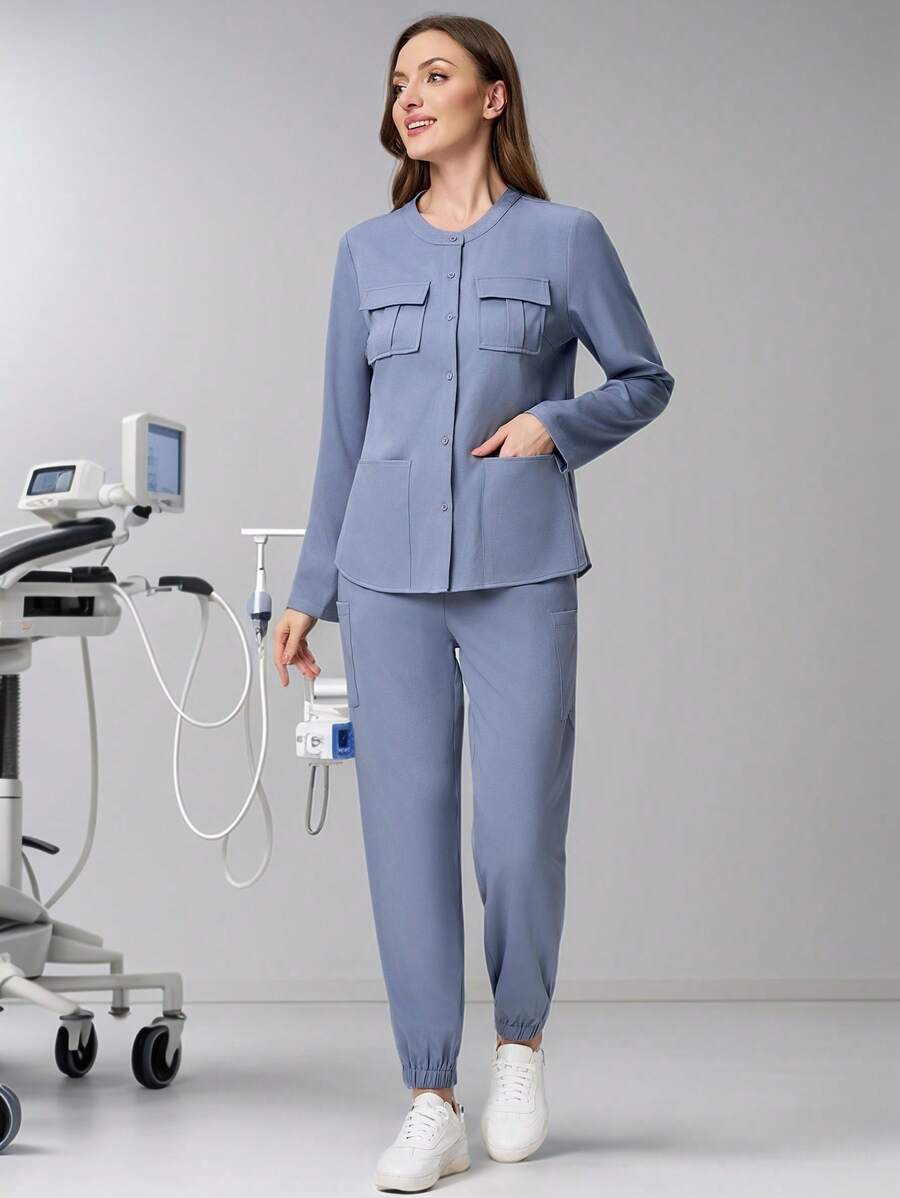 Scrubzie 2 件套抗皱多口袋衬衫长袖上衣和裤子，女士医疗保健手术服 - 淺藍色 - 查看 1
