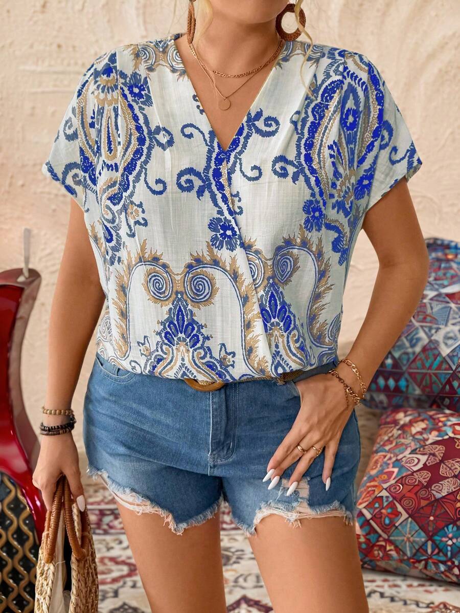 SHEIN LUNE Plus Size Women Floral Print V-Neck Loose Vacation Blouse - Multicolor - View 1