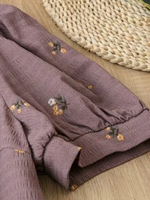 Mulvari Plus Size Women Floral Print Short Puff Sleeve Casual Shirt