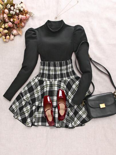 SHEIN 2 件套青少年女孩圣诞新年休闲红色 T 恤和红色格子迷你裙套装