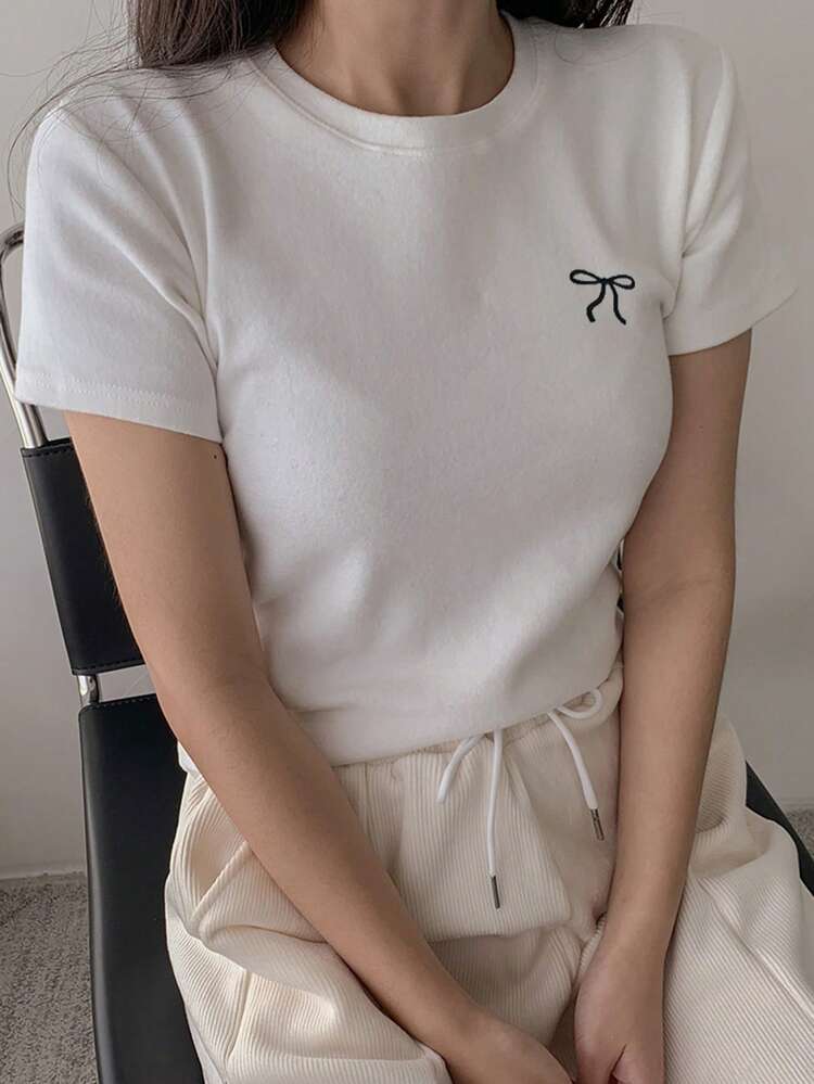 Women's Casual Short Sleeve T-Shirt, Minimalist & Fashionable, For Everyday Wear Summer