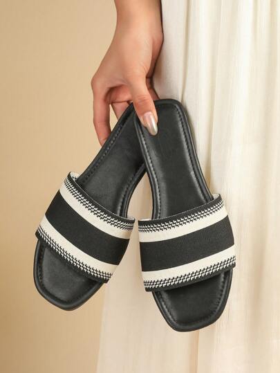 CUCCOO BASICS Sandalias planas cuadradas tipo chanclas de mujer, de moda casual de verano con bloques de color