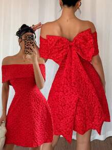 Rafferiza 性感收腰 A 字形蝴蝶结露肩连衣裙