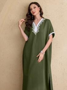 SHEIN Najma V-Neck Knitted Flower Trimmed Sleeve Women's Turkish & Arabic Traditional Long Abaya, Kaftan - Dark Green - View 3