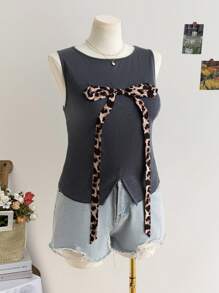 SHEIN WYWH Camiseta sin mangas gris para mujer talla grande con bajo con abertura, decorada con lazo de estampado leopardo