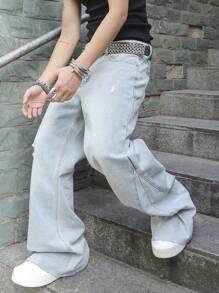 Manfinity EMRG Men's Casual Loose Ripped Pocket Jeans, Minimalist - Light Wash - View 3