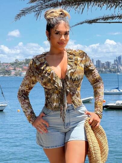 SHEIN SXY Blusa de manga larga con dobladillo con volantes sexy y romántico, con estampado de tie-dye de serpiente, casual para festival de música/cita/reunión/fiesta/cumpleaños/vacaciones en la playa/vacaciones