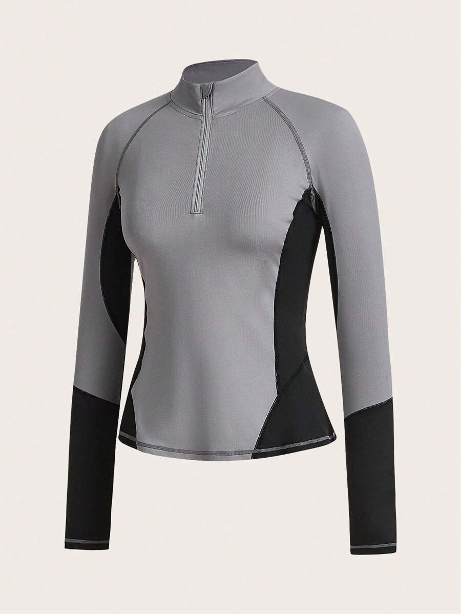 Camiseta de yoga de manga larga con cuello alto de bloques de color - Gris Claro - Ver 1