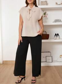 SHEIN Frenchy 大码女式 2 件套纯色系领蝙蝠袖衬衫和裤子 - 彩色 - 查看 7