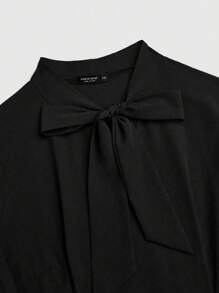 SHEIN Clasi 大码女式 V 领系带荷叶边袖优雅连衣裙 - 黑色 - 查看 5