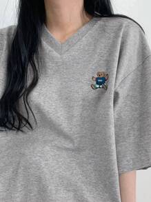 DAZY 女士V领宽松T恤，简约时尚休闲日常短袖 - 灰色 - 查看 2