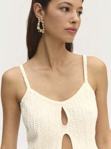 Nöista Textured Fabric Top And Mini Skirt Set
Adjustable Strap Mini Skirt Set, Featuring A Front Cut-Out Design And Slim Fitted Bodycon Style. Perfect For Casual Resort Wear! - Beige - View 4