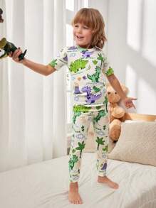 2 件套贴身男童睡衣套装 - 恐龙、火山、树叶印花短袖上衣和长裤，适合所有季节