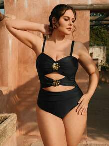 SHEIN Swim Chicsea Maiô plus size cor sólida vazado metal decoração peça única, férias de praia de verão - Preto - Ver 6