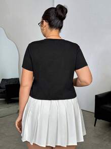 SHEIN EZwear Plus Size Black Print Slim Fit Stretchy Short Sleeve T-Shirt,Black And White,Autumn,Casual,Everyday Women's Y2k Tops For Summer,Spring,Old Money Style - Black - View 2