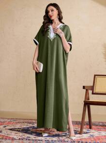 SHEIN Najma V-Neck Knitted Flower Trimmed Sleeve Women's Turkish & Arabic Traditional Long Abaya, Kaftan - Dark Green - View 5