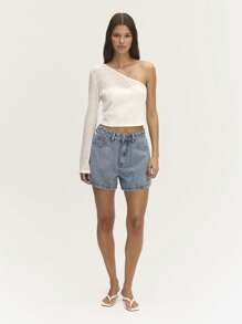 Nöista 带结构下摆的 A 字形牛仔短裤。非常适合休闲夏日、日常装扮或海滩装。