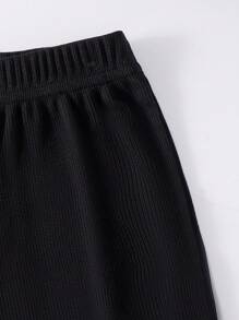 SHEIN Elladie kids 2 件套年轻女孩白色圆领华夫格舒适字母图案短袖 T 恤和黑色罗纹喇叭裤套装 - 白色 - 查看 6
