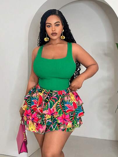 Slaydiva Plus Size Women's 2 Pieces Set: Slim Solid Green Cropped Tank Top And Loose Layered Ruffle Trim Tropical Plant & Animal Print Shorts, Casual Daily/Holiday Wear, Spring/Summer