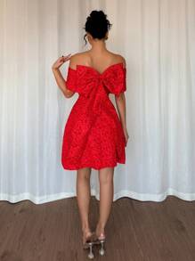 Rafferiza 性感收腰 A 字形蝴蝶结露肩连衣裙