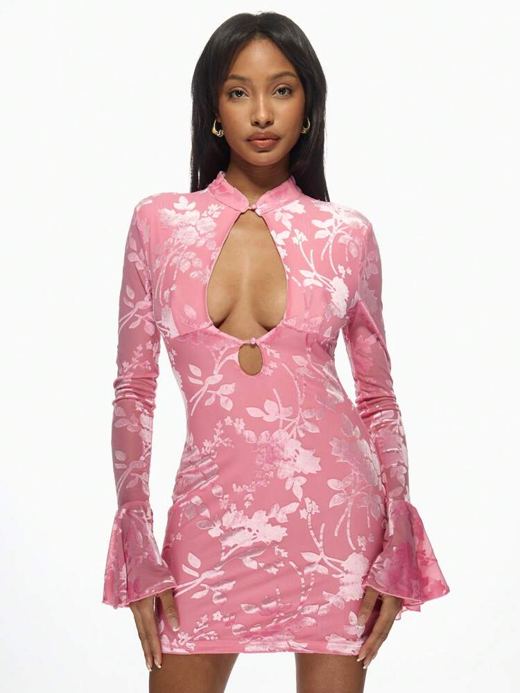 MISSGUIDED Floral Devore Velvet Bodycon Mini Dress With Bell Sleeves And Keyhole Cutout Party Evening Club Dance Special Occasion Statement Dress