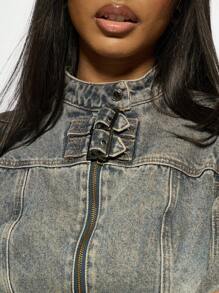 MISSGUIDED Vintage Style Biker Denim Jacket With Double Buckle Stand Collar Retro Motorcycle Fashion Cropped Zip-Up Design Fall Winter Streetwear Outerwear - Blue - View 7