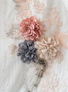 SHEIN LUNE 大码无袖上衣，带 3D 花卉贴花和镂空领口 - 白色 - 查看 3