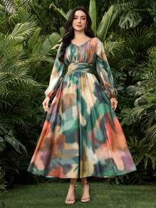 Modelyn V-ringad, vävd lång klänning, vävd lång klänning med v-ringad tie, elegant och romantisk med knipad midja och siluett i A-linje - Multifärgad - Visa 5