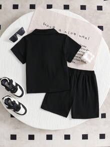 SHEIN Młodzieżowy chłopięcy, jednokolorowy, krótki rękaw, koszulka polo, T-shirt + spodenki, dwuczęściowy zestaw