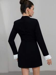 Aveloria 黑色复古立领迷你连衣裙，修身剪裁，配以别致的金色纽扣点缀，时尚优雅，适合派对、约会等，长款荷叶边袖口