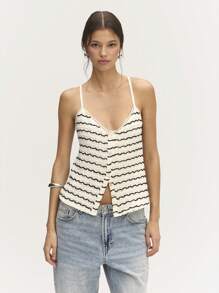 Nöista 纹理条纹可调节肩带休闲针织上衣，正面纽扣设计，春夏必备单品，为您的日常穿搭增添时尚气息 - 黑與白 - 查看 6