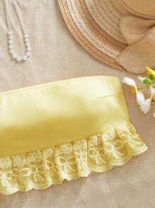 SHEIN VCAY 2pcs/Set Women Vacation Fitted Cropped Contrast Lace Bandeau Top & High Waist Mini Skirt Outfit, Spring/Summer