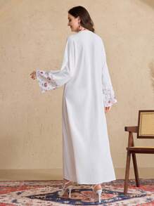 Al Najma 印花长袖长袍，休闲时尚，适合日常穿着 - 白色 - 查看 2