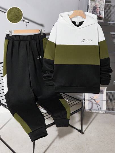 SHEIN Set de 2 piezas: Sudadera con capucha blanca para adolescentes con bloques de color verde oliva y negro, costuras de contraste de color, sudadera de manga larga y pantalones jogger negros con franja lateral, estampado en inglés, adecuado para otoño, invierno, casual, deportivo, versátil, ropa de calle