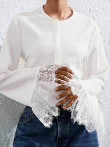 SHEIN Privé Blusa elegante con diseño minimalista de aspecto vintage, cuello, contraste de encaje y mangas de campana para mujer - Blanco - Ver 2
