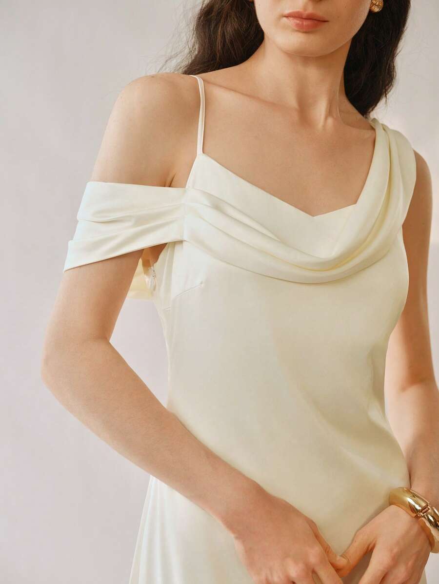 Chiquease 优雅婚礼季女士缎面细肩带修身连衣裙 - 米色 - 查看 1