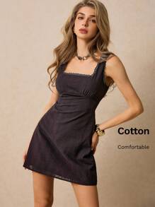 Poéselle Robe mini noire coquette avec encolure carrée et détails volantés - Parfaite pour les sorties en amoureux, les fêtes et les tenues décontractées chics. Vêtements de printemps pour femmes, robes de plage