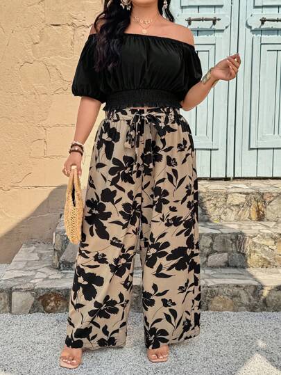 SHEIN VCAY Conjunto de 2 piezas talla grande: Parte superior de manga corta con hombros descubiertos y pantalones sueltos, conjunto de 2 piezas para vacaciones con parte superior floral de hombros descubiertos, conjunto de ropa de vacaciones